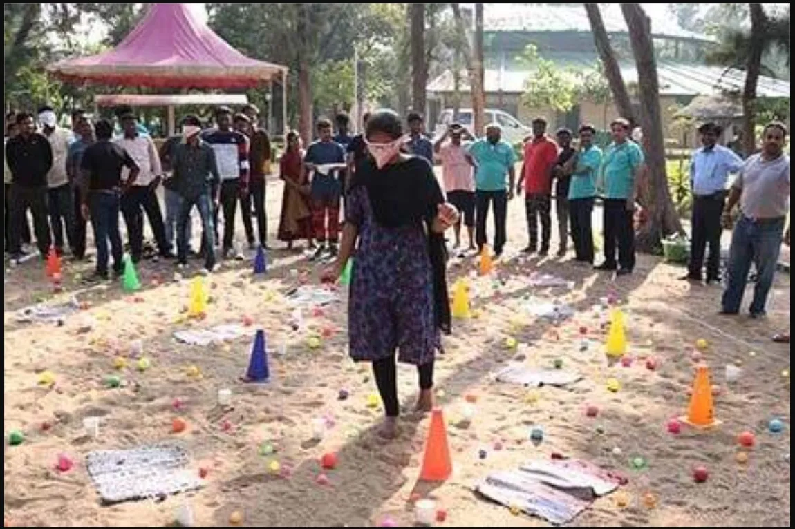 Navigating in the Dark